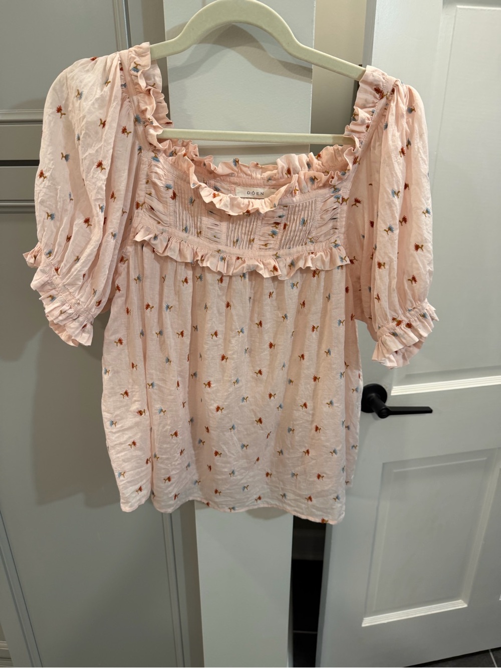 Doen Cream Puff-Sleeve Smocked Blouse with Tiny Floral Print